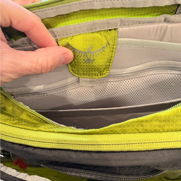 Osprey Lime and Black Messenger Bag - Picture 9 of 11